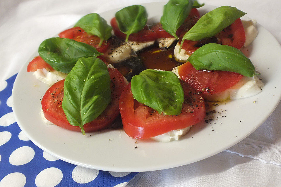 Mozzarella - Tomaten - Salat  II