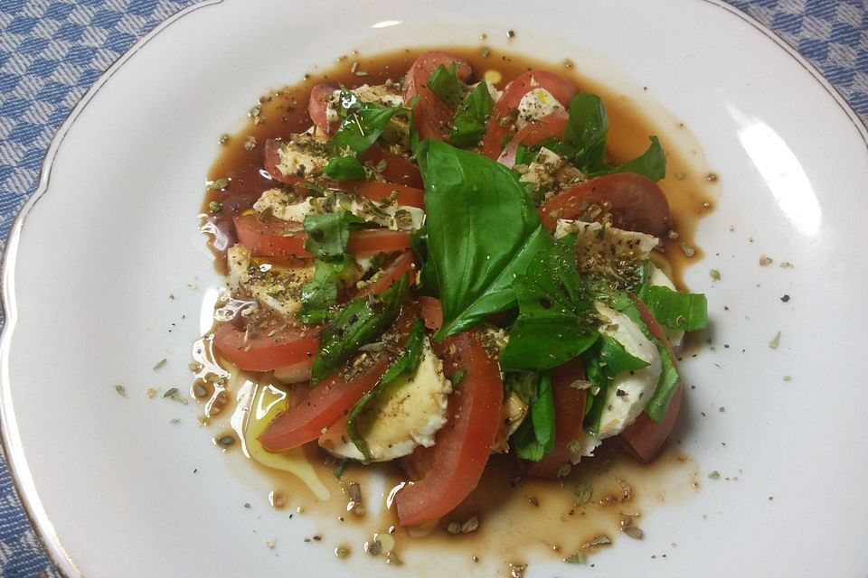 Mozzarella - Tomaten - Salat  II