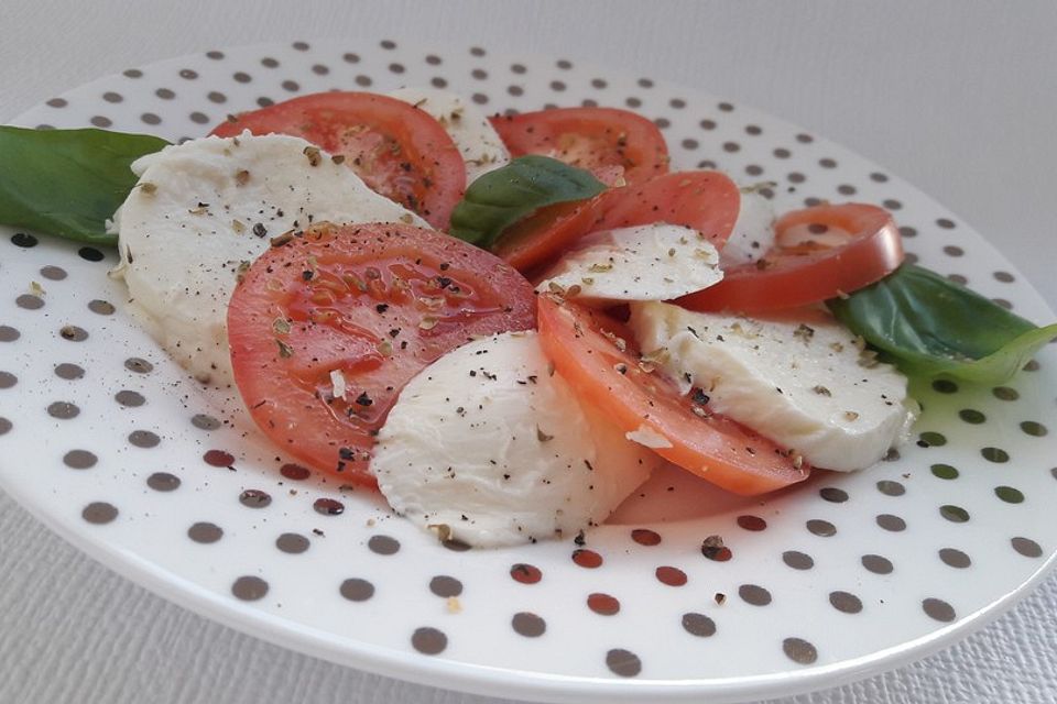 Mozzarella - Tomaten - Salat  II