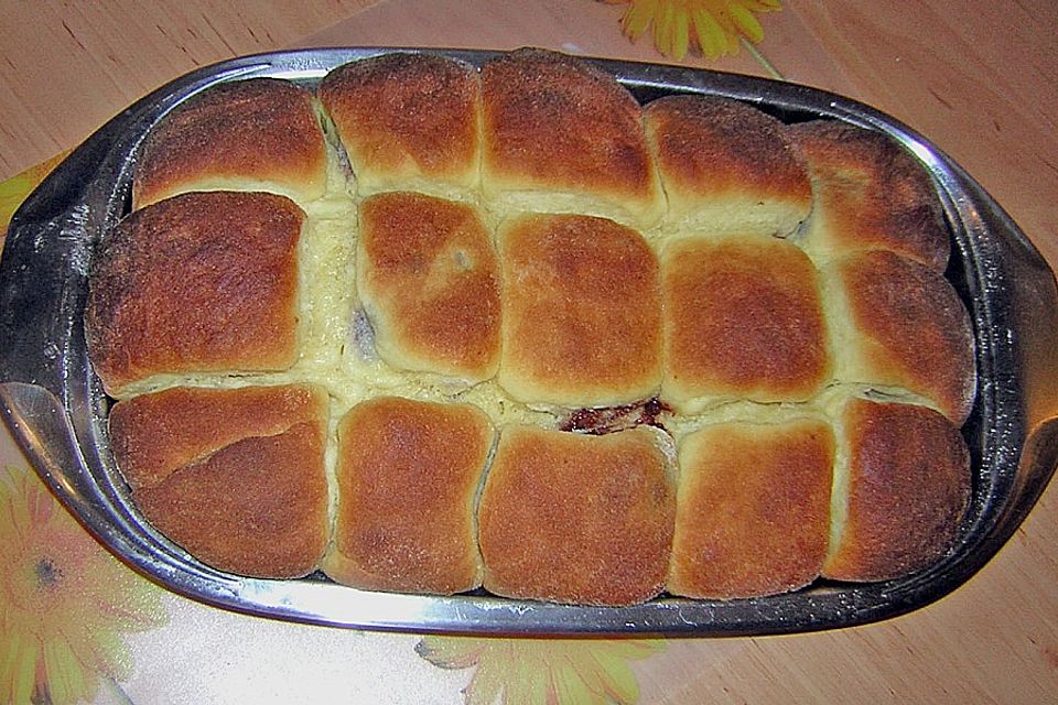 Buchteln mit Vanillesoße