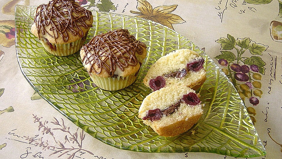 Raffinierte Kirsch - Nougat - Muffins von Erdbeere990| Chefkoch