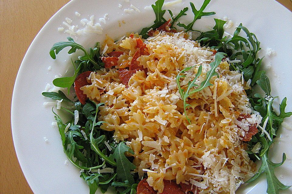 Penne mit Chorizo und Rucola