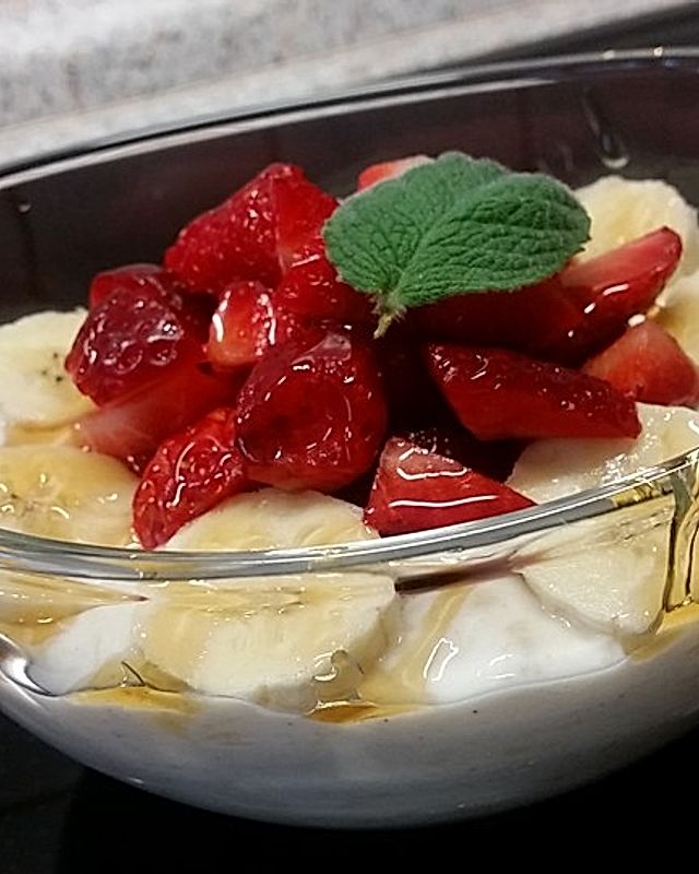 Bananenjoghurt mit Erdbeeren