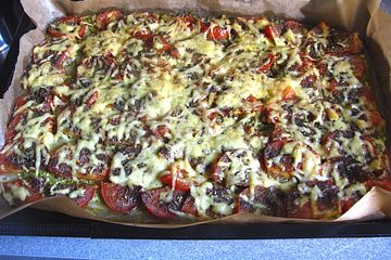 Basilikum - Tomaten - Pizza