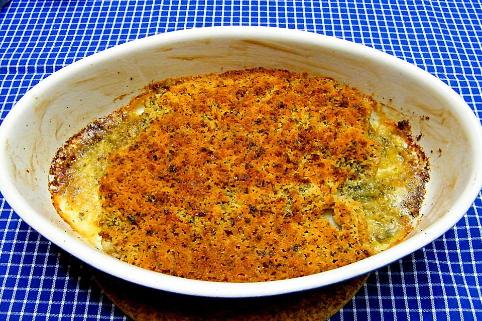 Schlemmerfilet à la Bordelaise mit Gurkensalat und Stampfkartoffeln