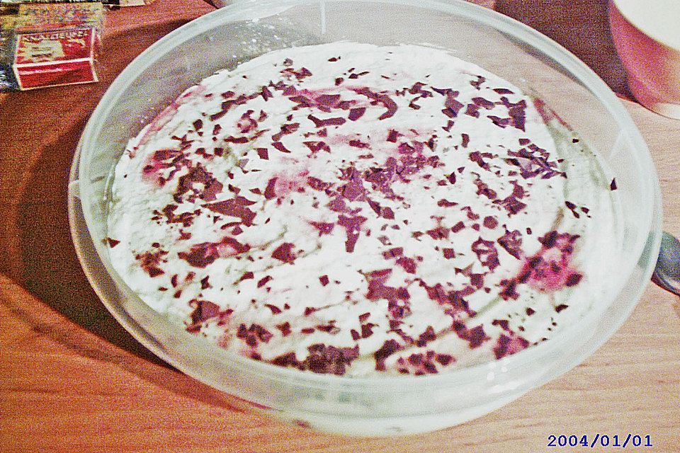 Grießpudding mit Kirschen und Quark