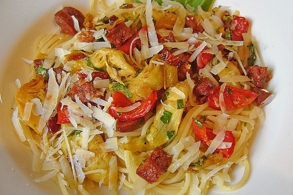 Pasta mit Artischocken und Salami