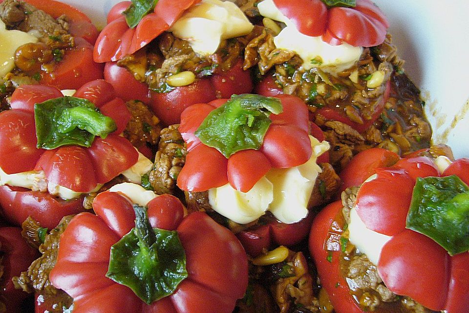 Paprika gefüllt mit Pilz - Rindfleisch - Ragout