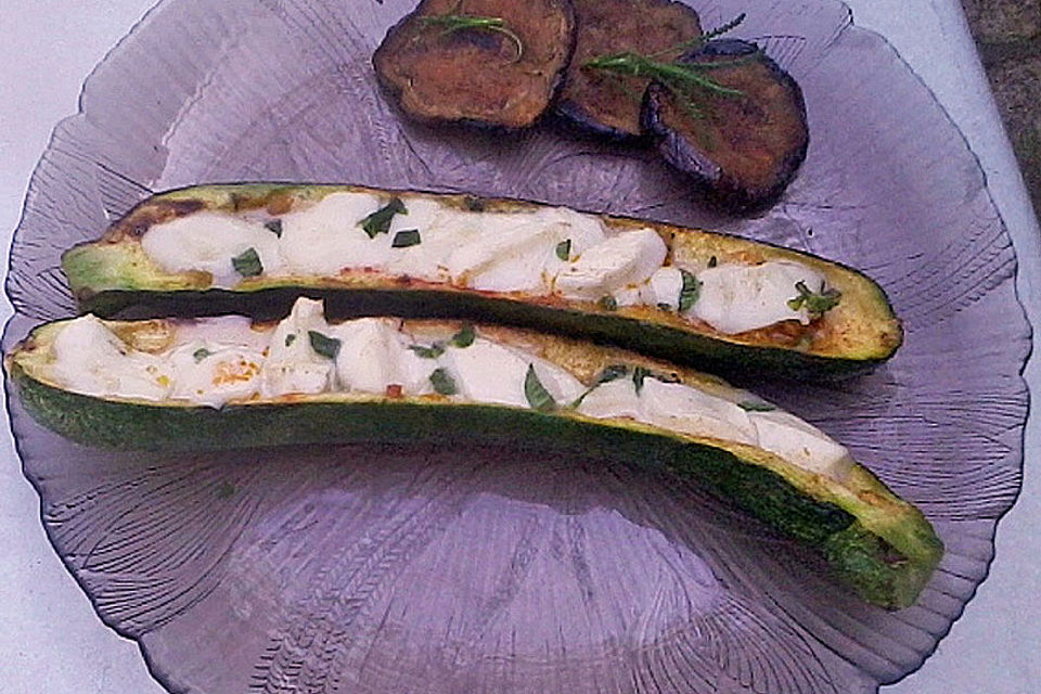 Gefüllte Zucchini mit Schafskäse