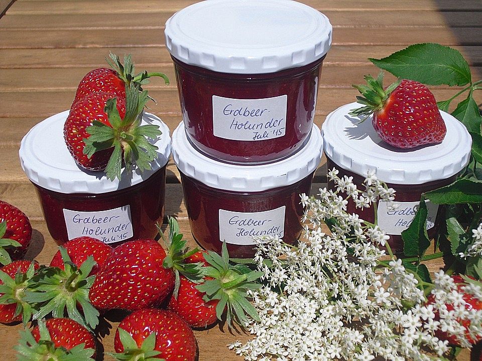 Erdbeer - Holunderblütensirup - Konfitüre von renkleov| Chefkoch
