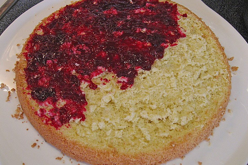 Johannisbeer-Sahnetorte