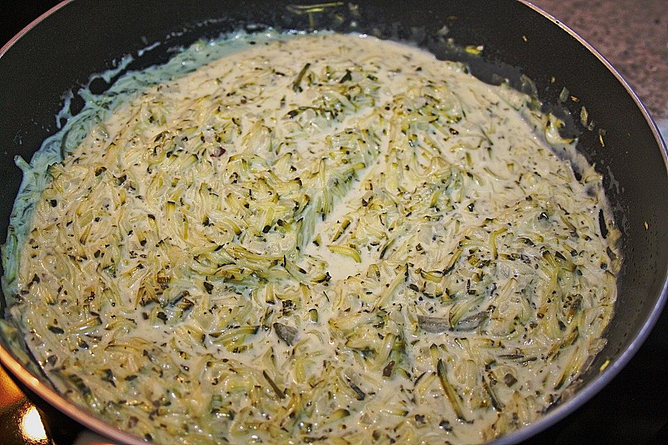 Zucchini - Frischkäse - Sauce a la Mäusle