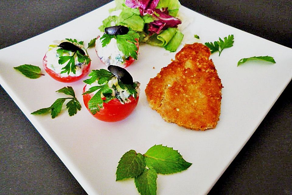 Gefüllte Tomaten mit Couscous und Feta