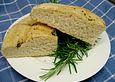 Brot-mit-Griess-und-einem-feinen-Olivenoelgeschmack