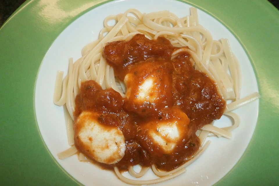 Tomatensauce mit Mozzarella