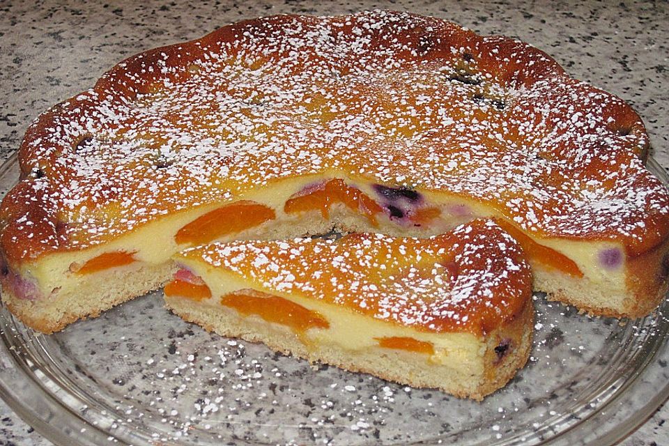 Marillenkuchen mit Marzipanguss