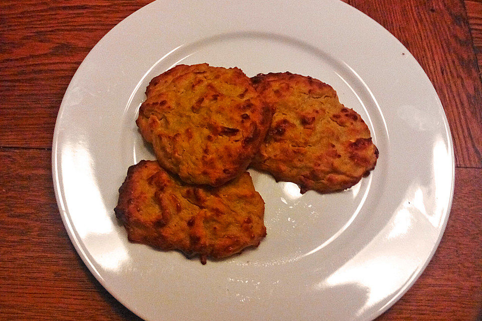 Kartoffelpuffer / Reibekuchen/ Backling mit Käse