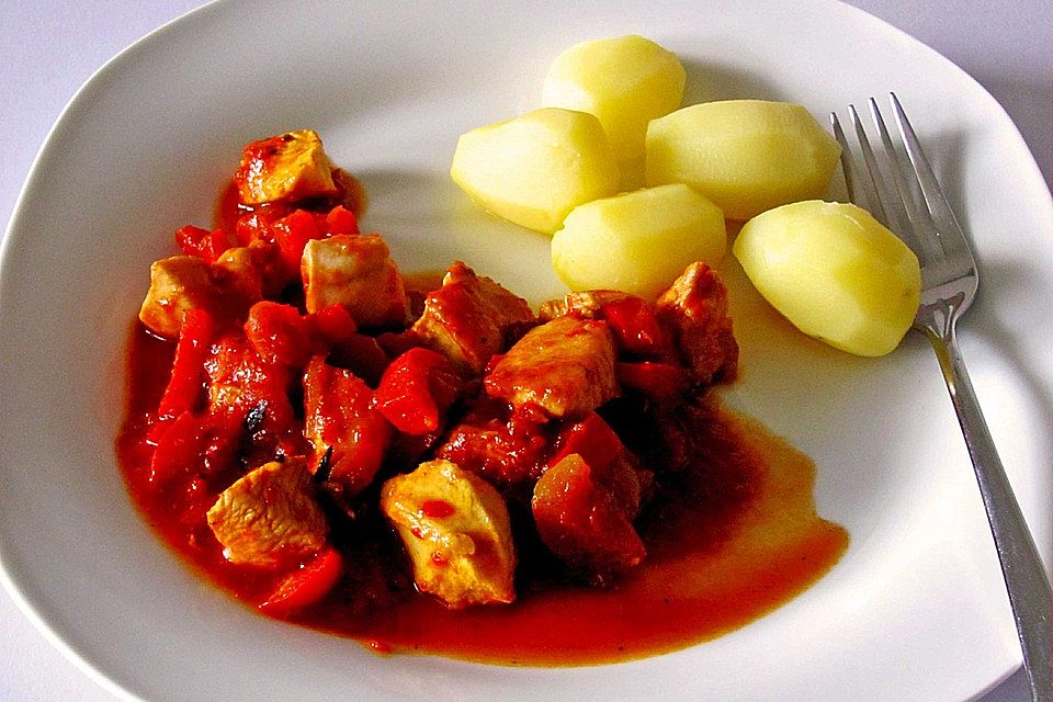 Kartoffeln mit Paprika - Hähnchensoße