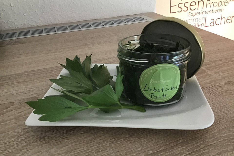 Liebstöckl (Maggikraut) - Paste