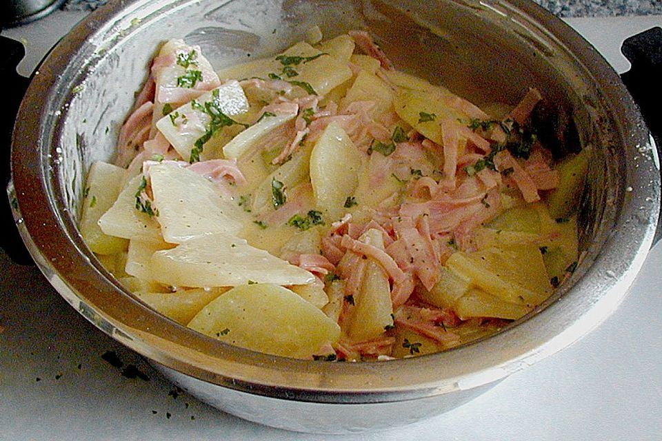 Kohlrabi mit Schinkensahnesoße