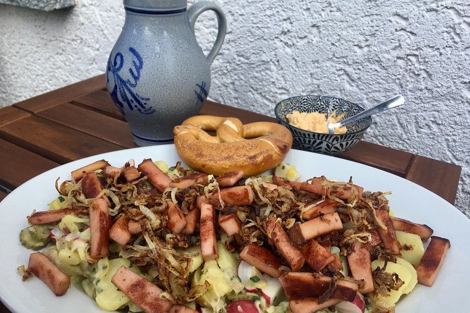 Biergarten-Salat mit Fleischkäse