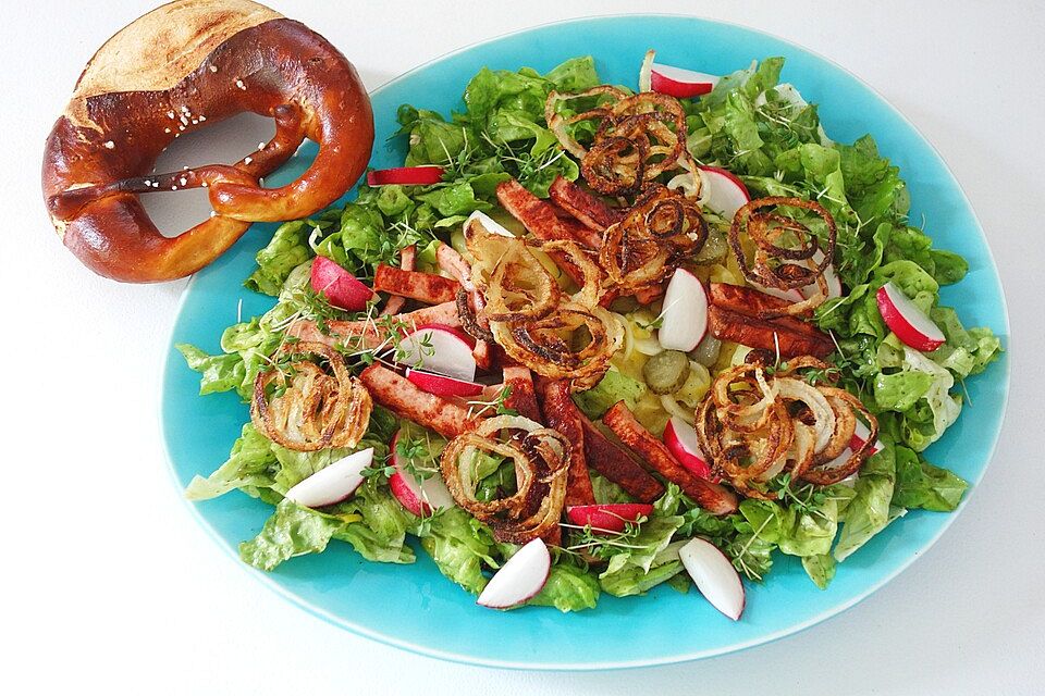 Biergarten-Salat mit Fleischkäse