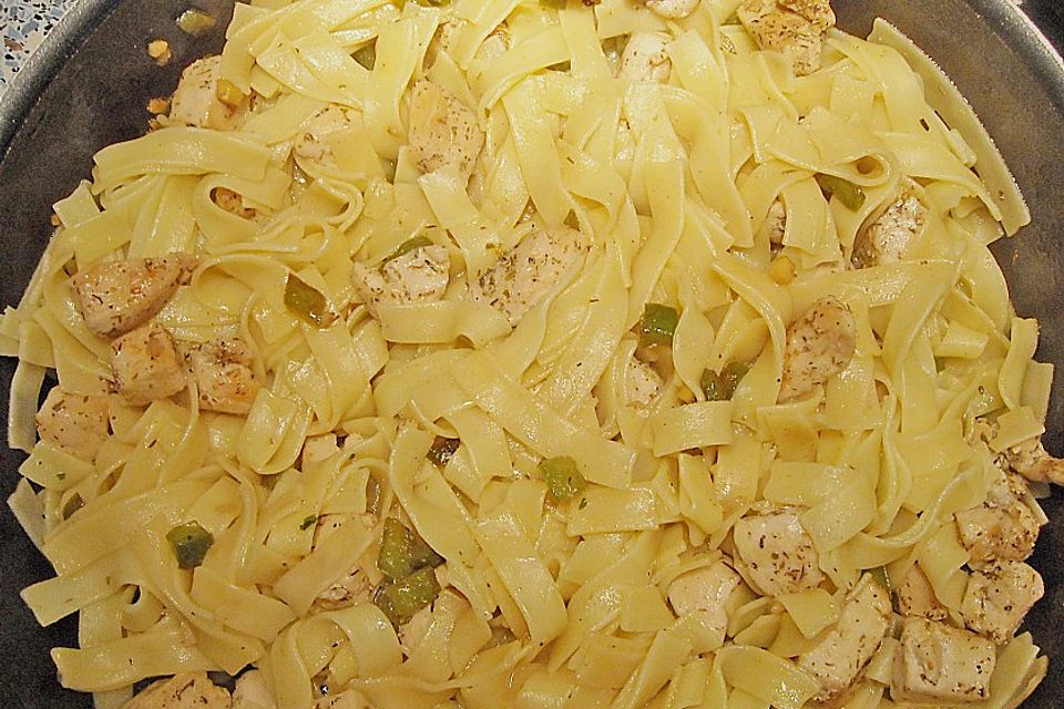 Ingwer - Knoblauch - Nudeln mit Hühnerfleisch