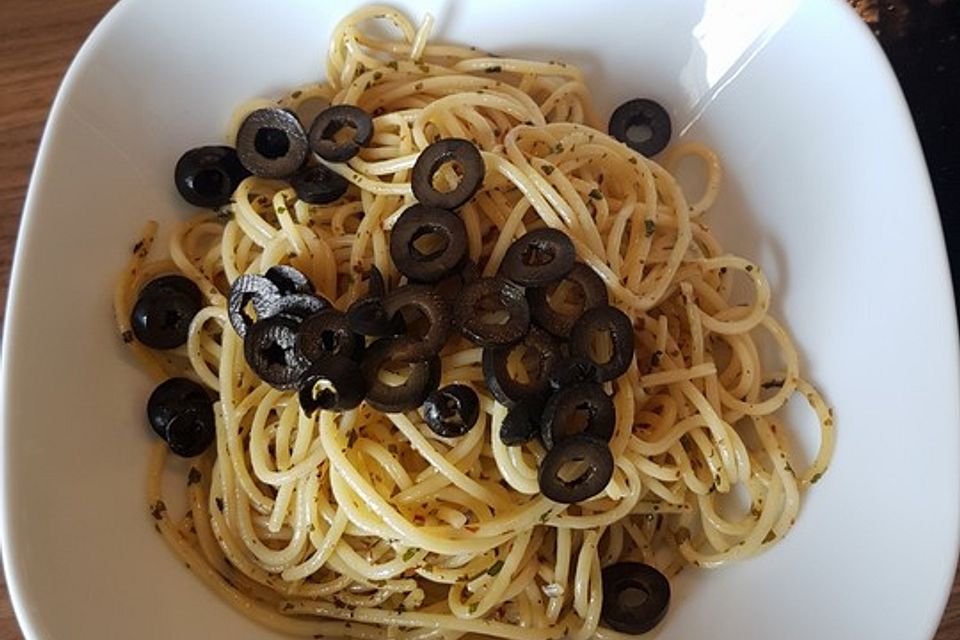 Spaghetti aglio, olio e peperoncino