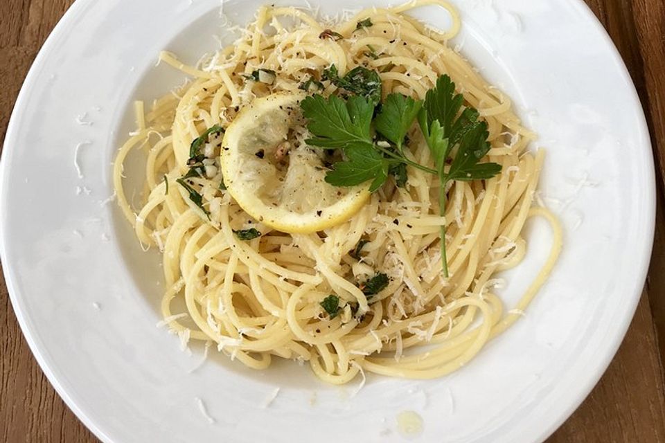 Spaghetti aglio, olio e peperoncino