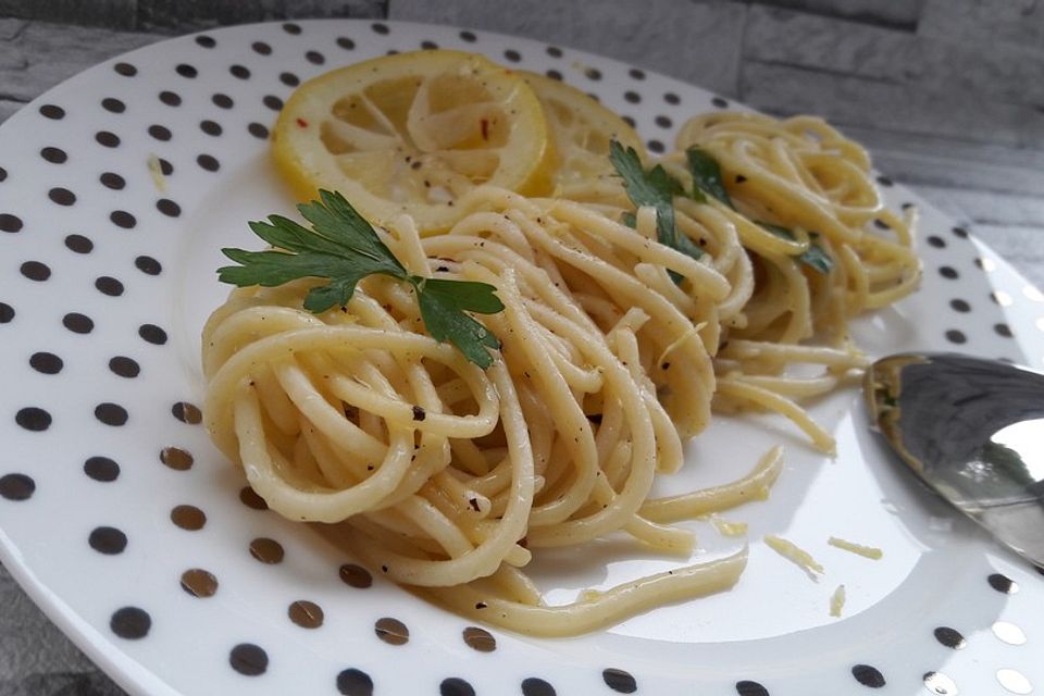 Spaghetti aglio, olio e peperoncino