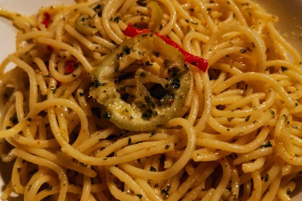 Spaghetti aglio, olio e peperoncino