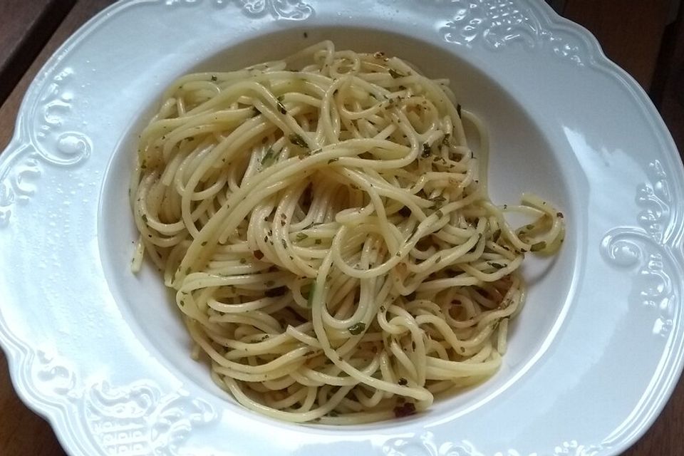 Spaghetti aglio, olio e peperoncino