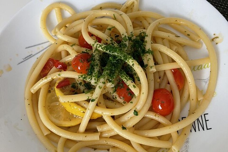 Spaghetti aglio, olio e peperoncino