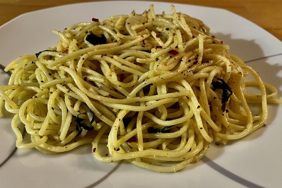 Spaghetti aglio, olio e peperoncino