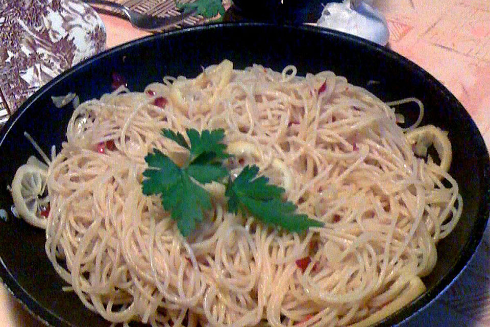 Spaghetti aglio, olio e peperoncino