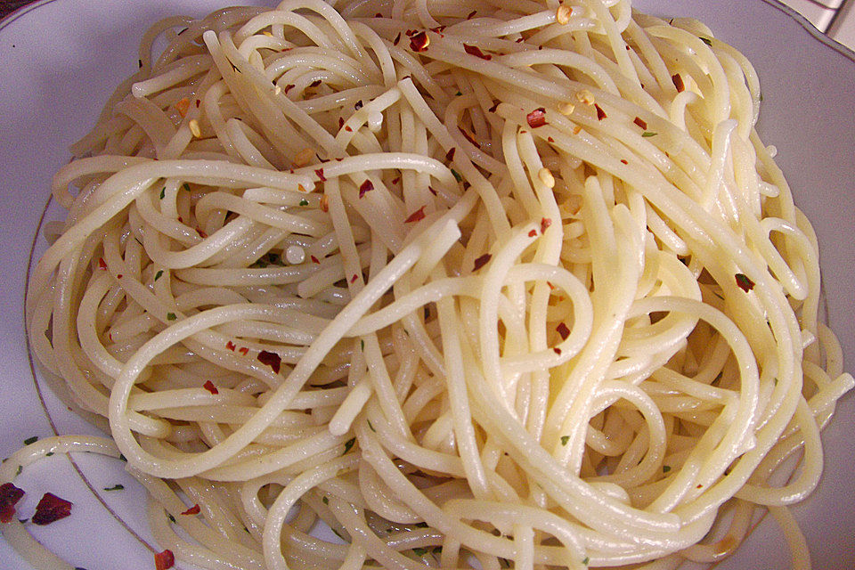 Spaghetti aglio, olio e peperoncino