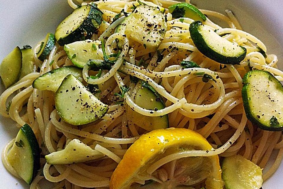 Spaghetti aglio, olio e peperoncino