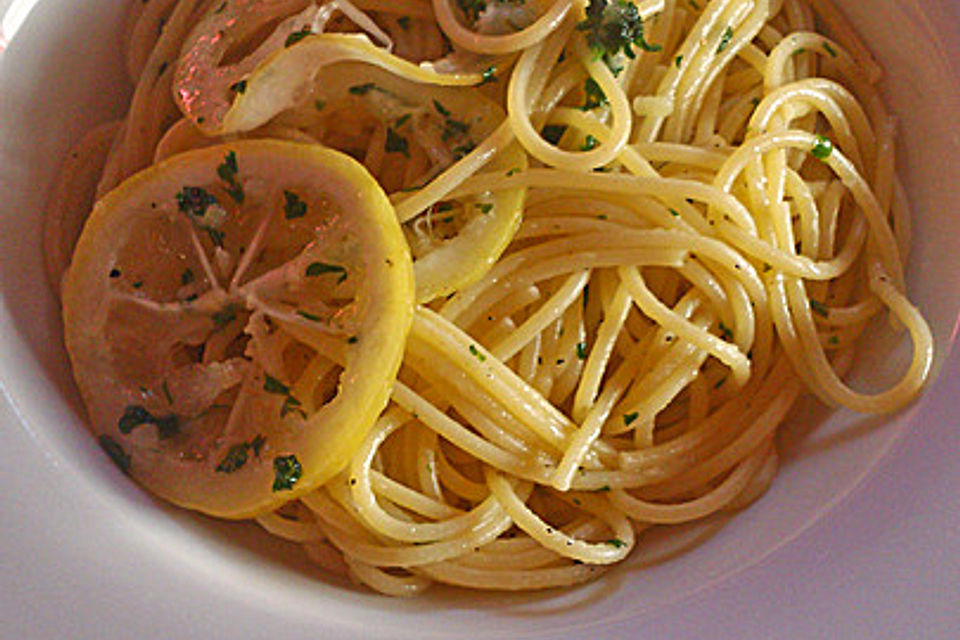 Spaghetti aglio, olio e peperoncino