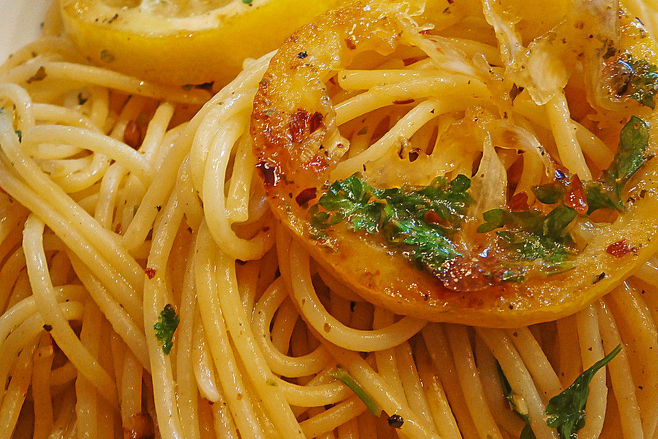 Spaghetti aglio, olio e peperoncino