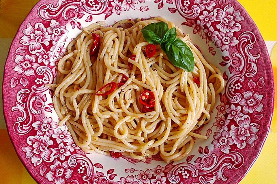 Spaghetti aglio, olio e peperoncino