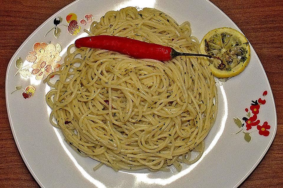 Spaghetti aglio, olio e peperoncino