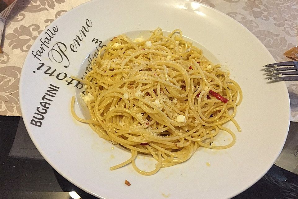 Spaghetti aglio, olio e peperoncino