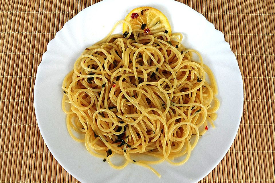 Spaghetti aglio, olio e peperoncino