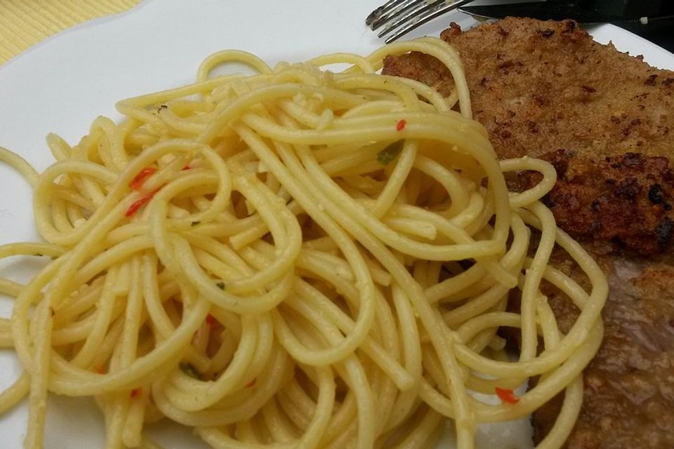 Spaghetti aglio, olio e peperoncino