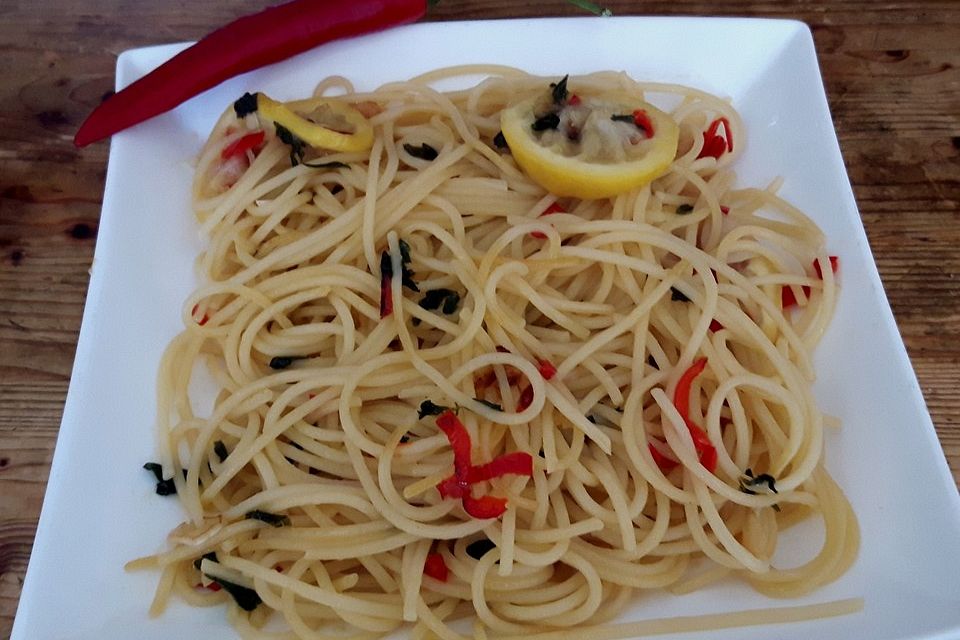 Spaghetti aglio, olio e peperoncino