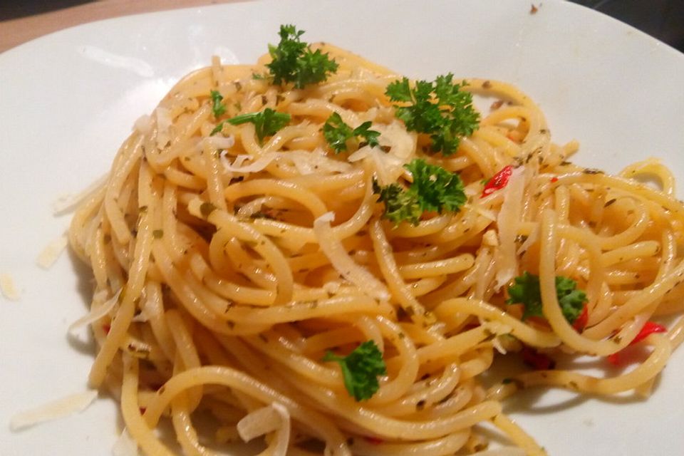 Spaghetti aglio, olio e peperoncino