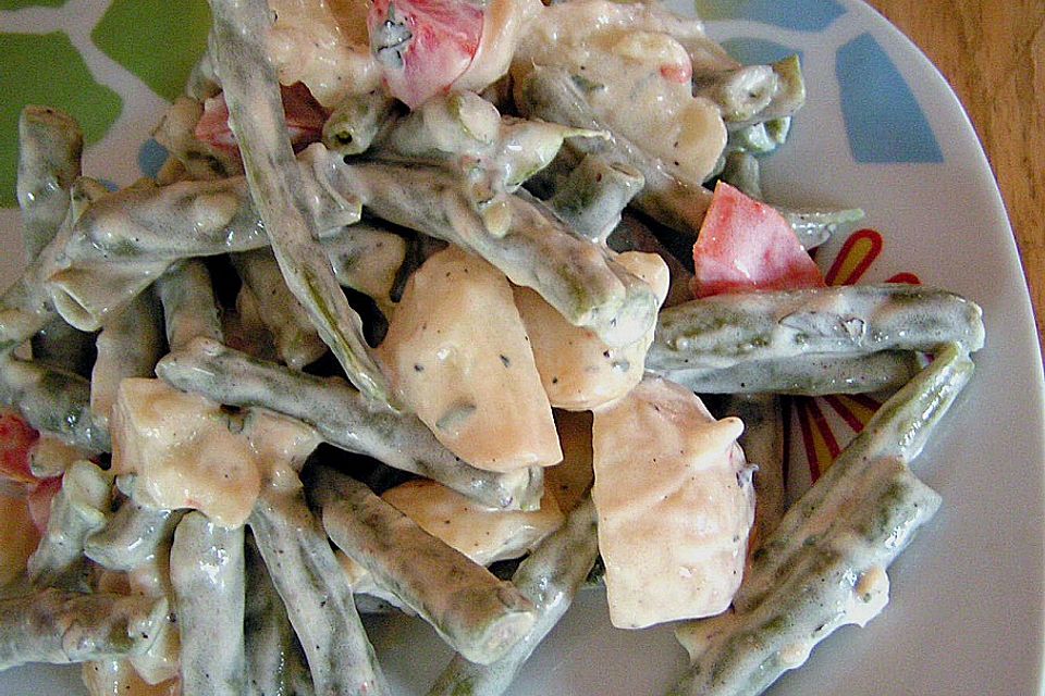 Bohnensalat mit Kartoffeln und Tomaten