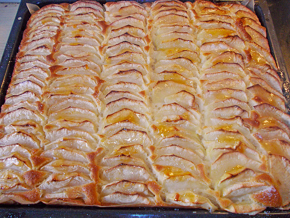 Apfelkuchen mit zarter Karamellcreme von pinktroublebee| Chefkoch