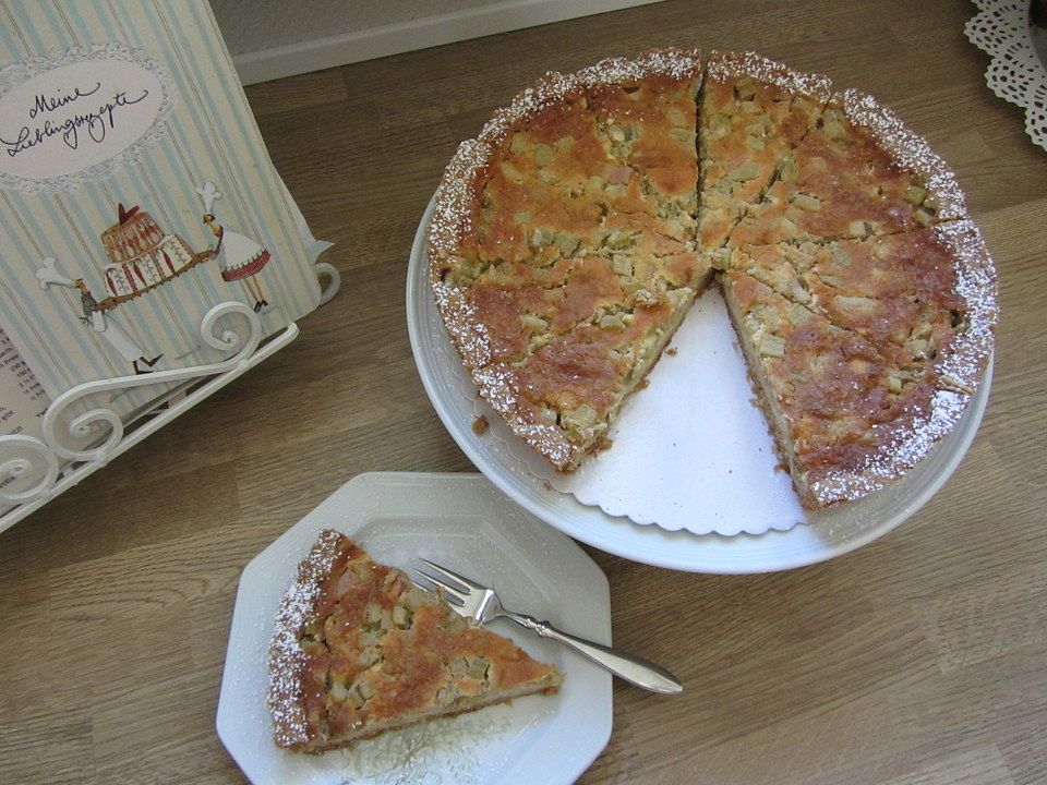 Rhabarber - Tarte mit Mandel - Sahne - Guss von pinktroublebee | Chefkoch