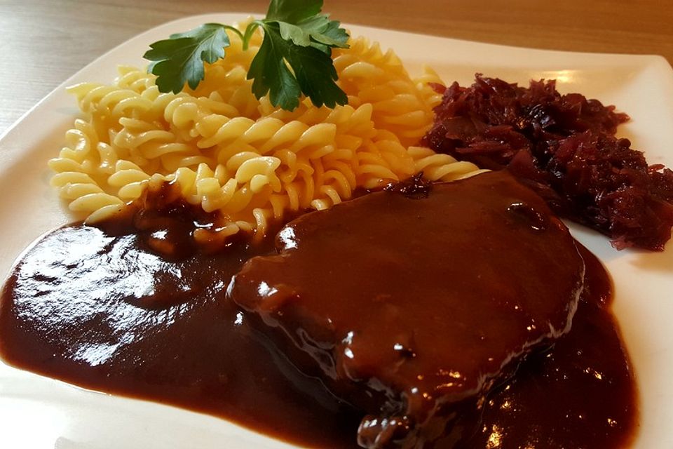 Rinderbraten in Rotwein